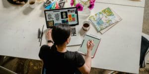 Cómo emitir una factura electrónica en 5 sencillos pasos